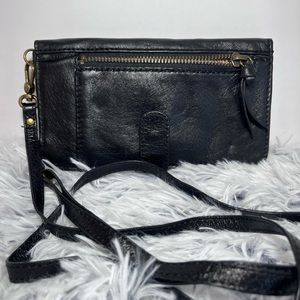 The sak crossbody wallet.